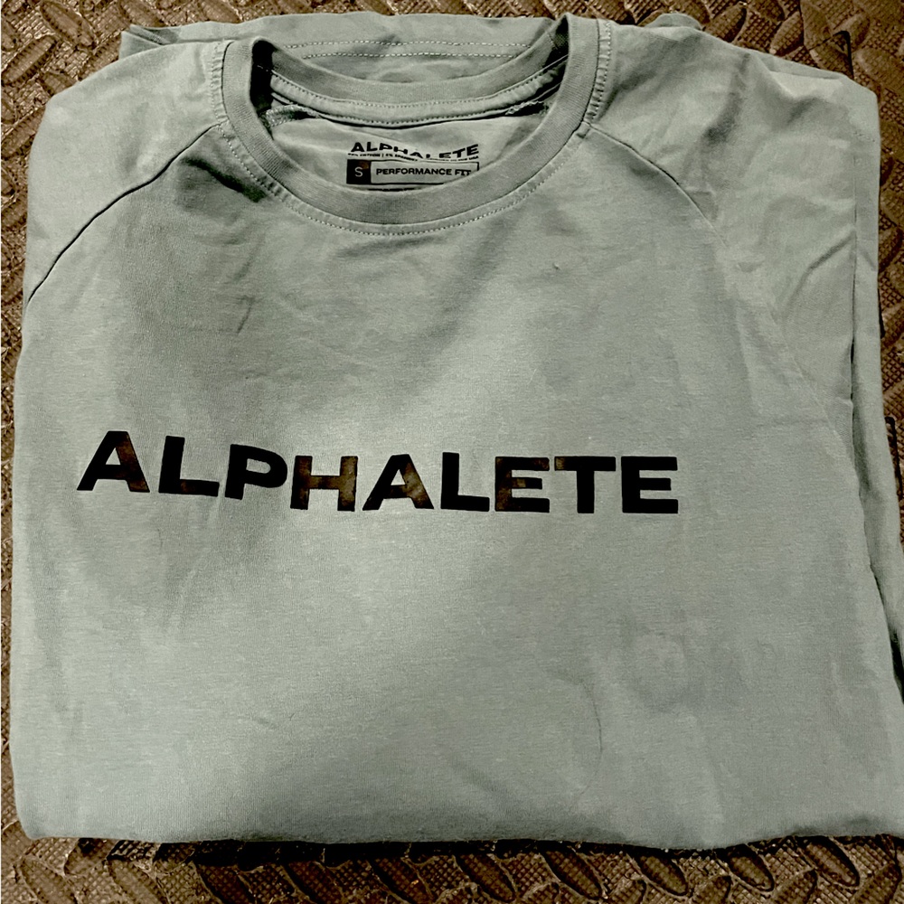Alphalete Cote Performance Long Sleeve - Trooper color